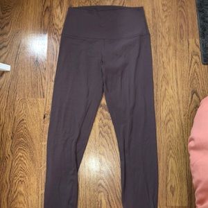 Lulu lemon size 6